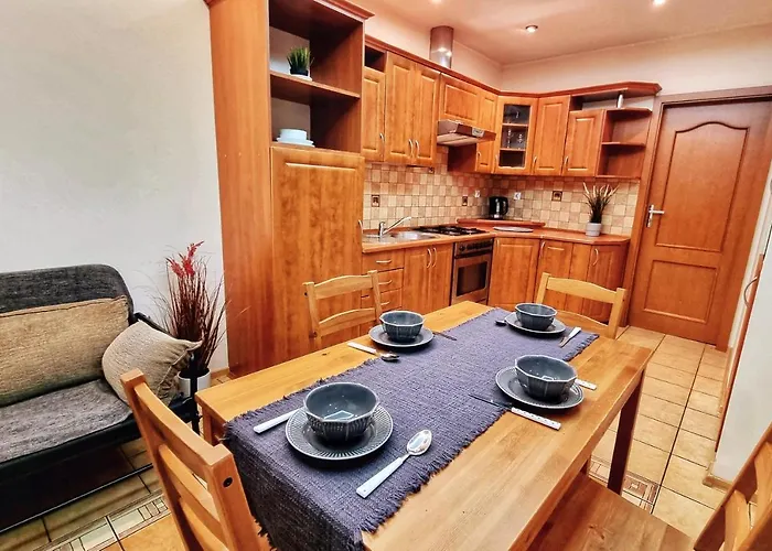 In Center Near The شقة *