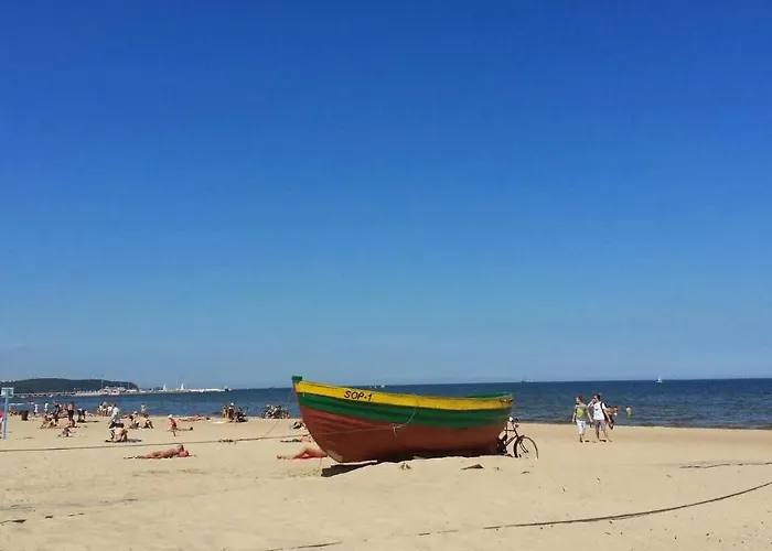 아파트 In Center Near The