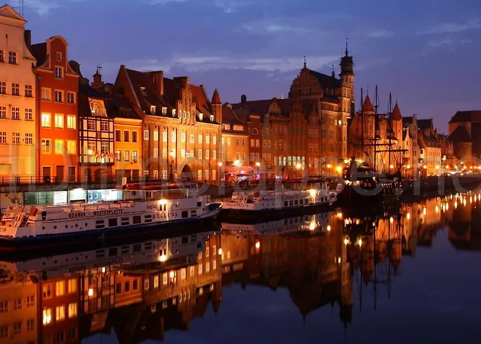 아파트 In Center Near The *