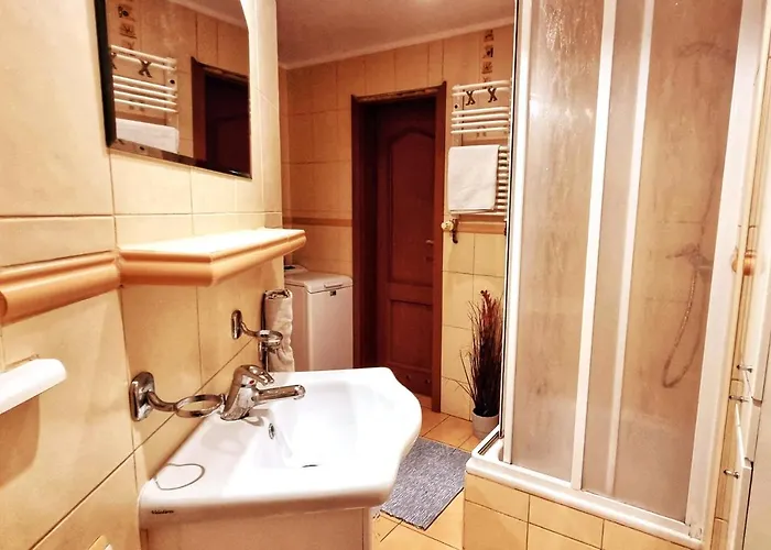 In Center Near The * 소포트