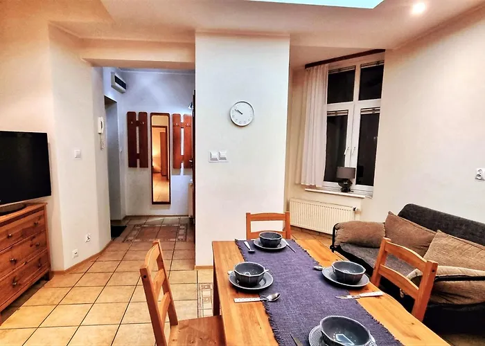 شقة In Center Near The