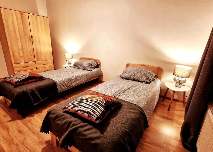 شقة In Center Near The